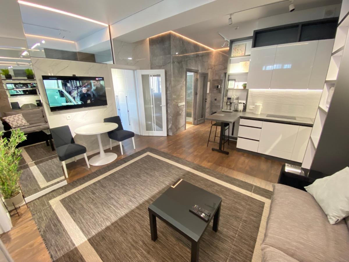 Rentnow Modern Lux Apartment In Centre キシナウ エクステリア 写真