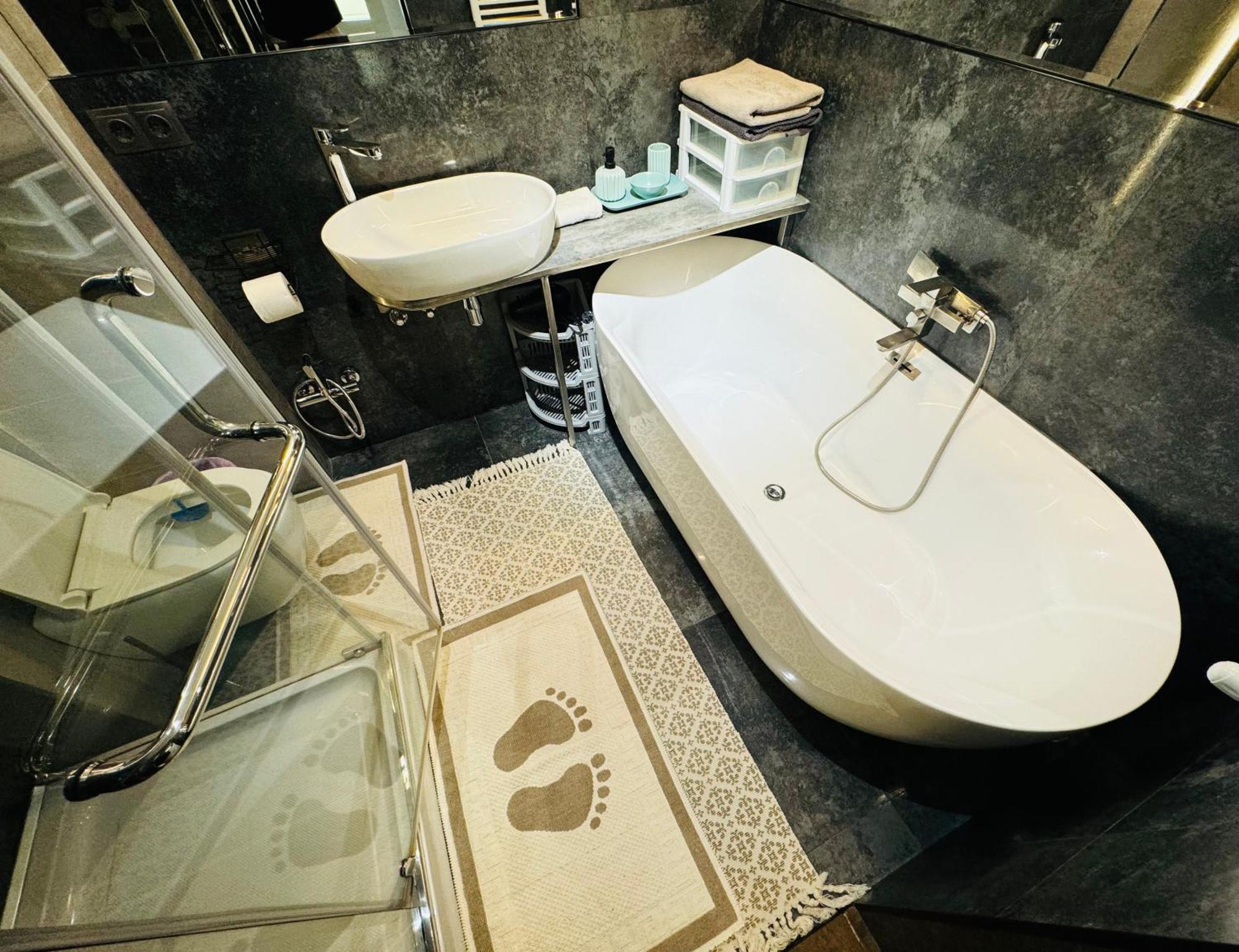 Rentnow Modern Lux Apartment In Centre キシナウ エクステリア 写真